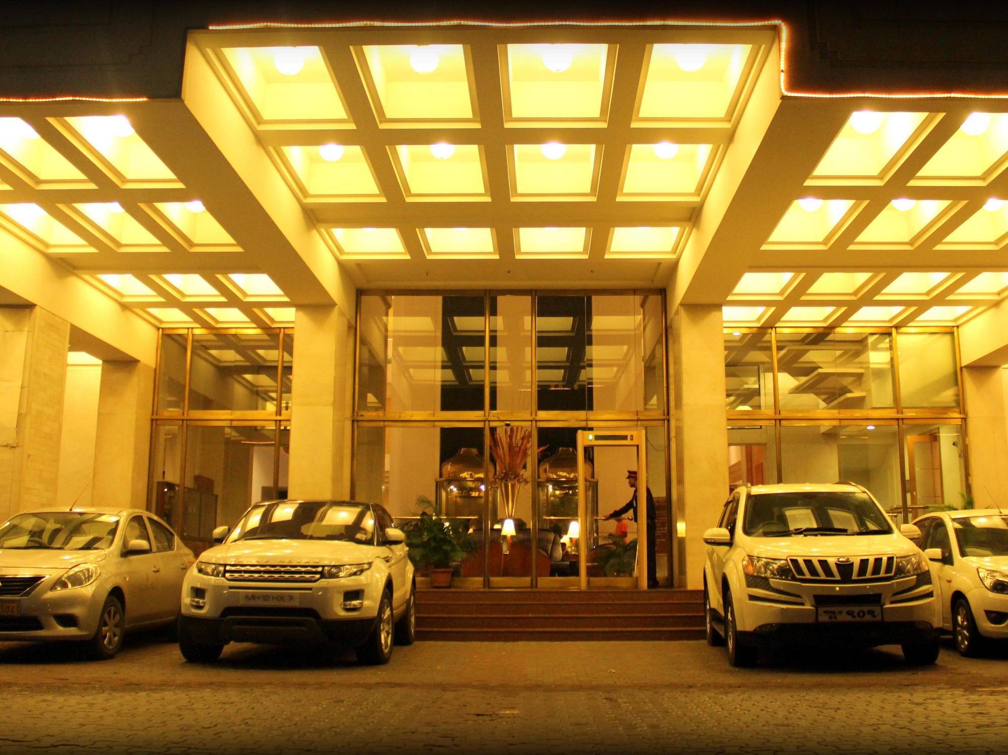 Hotel Sagar Plaza City Centre Пуна Экстерьер фото