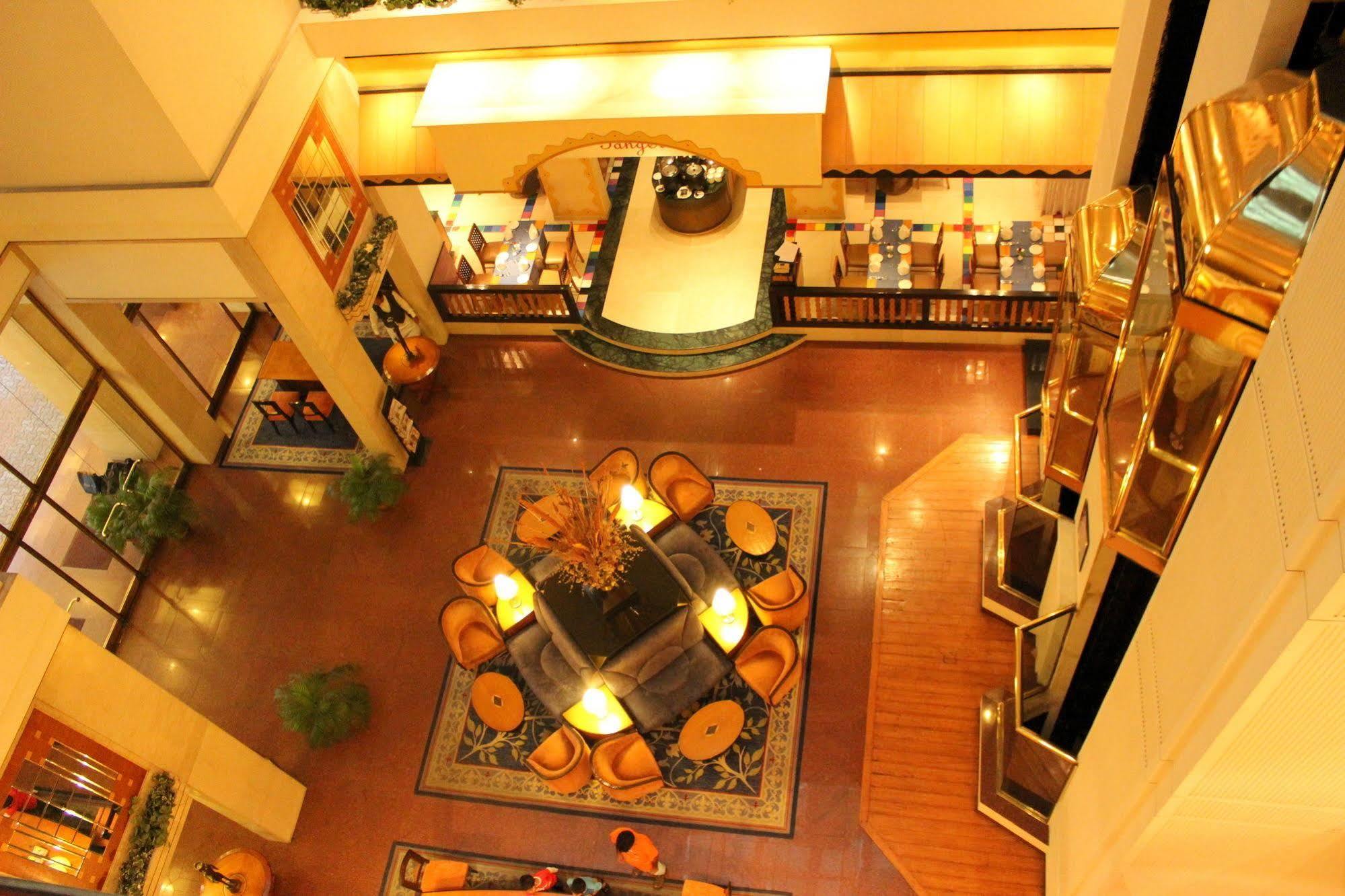 Hotel Sagar Plaza City Centre Пуна Экстерьер фото